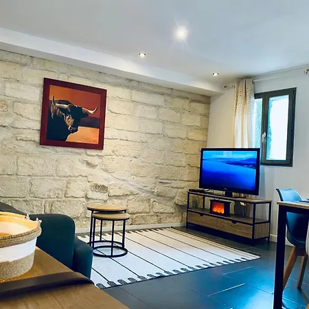 Notre Cocon Des Remparts Apartment Aigues-Mortes Exterior photo