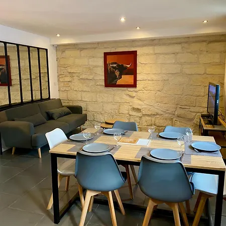 Notre Cocon Des Remparts Apartment Aigues-Mortes Exterior photo